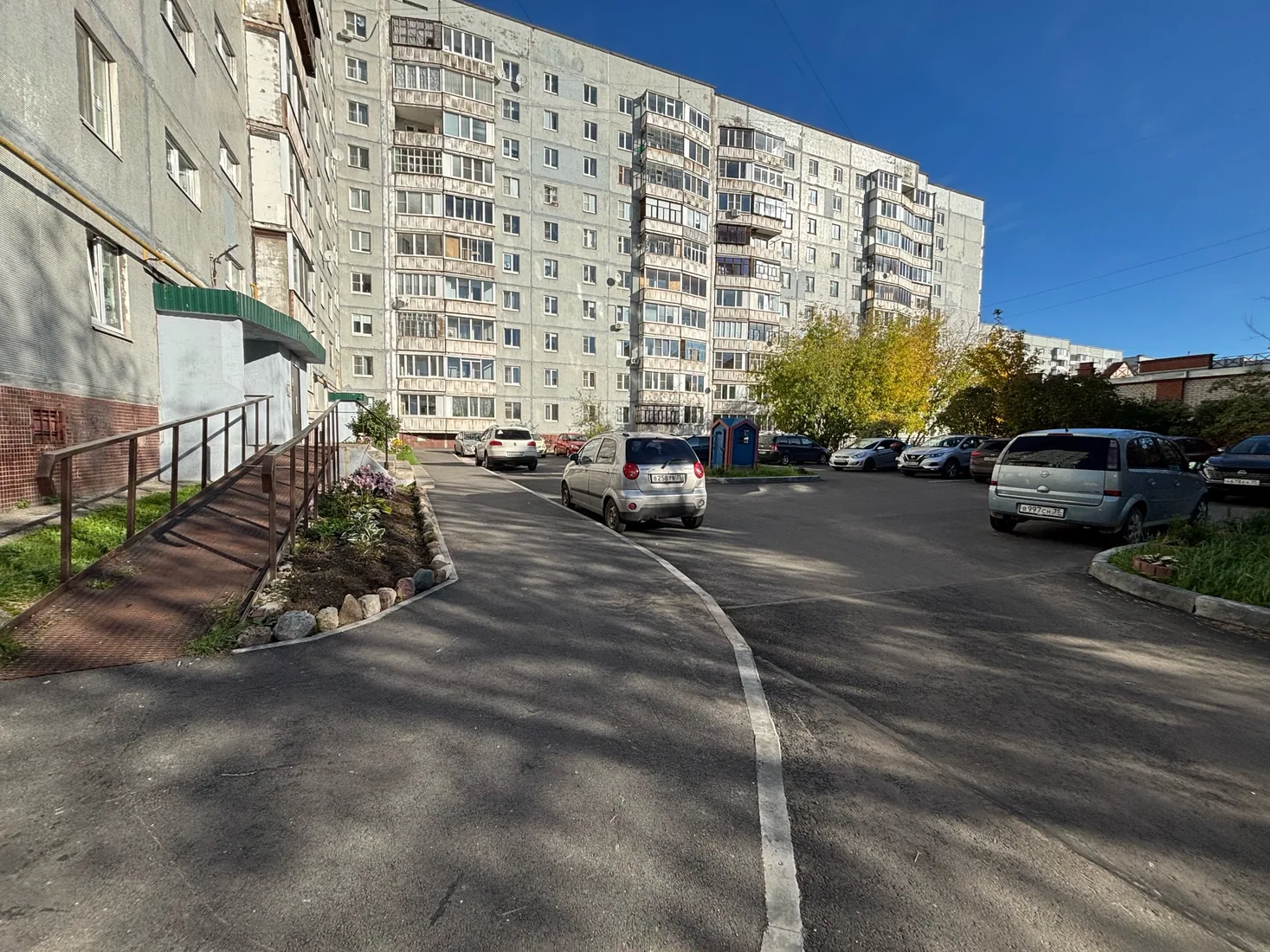 Фотография территории дома по адресу ул. Ленина, 11
